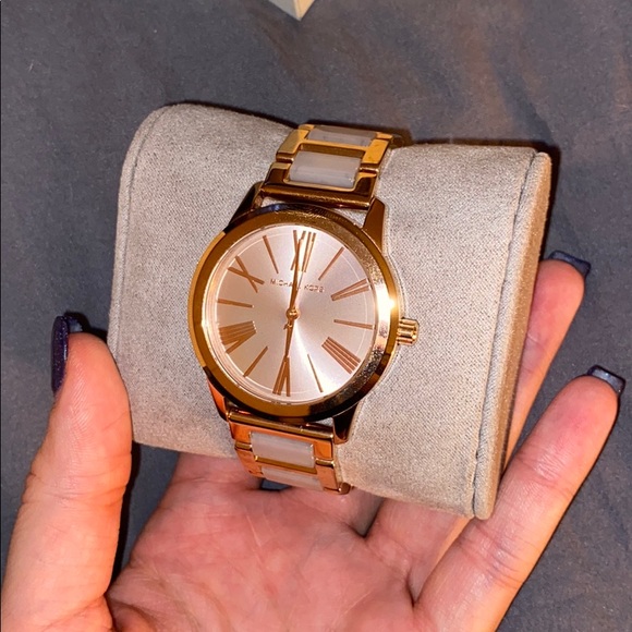 Women’s Michael kohrs rose-gold watch - Picture 6 of 12